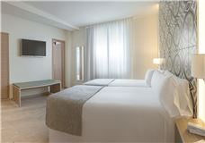 Dvora Room